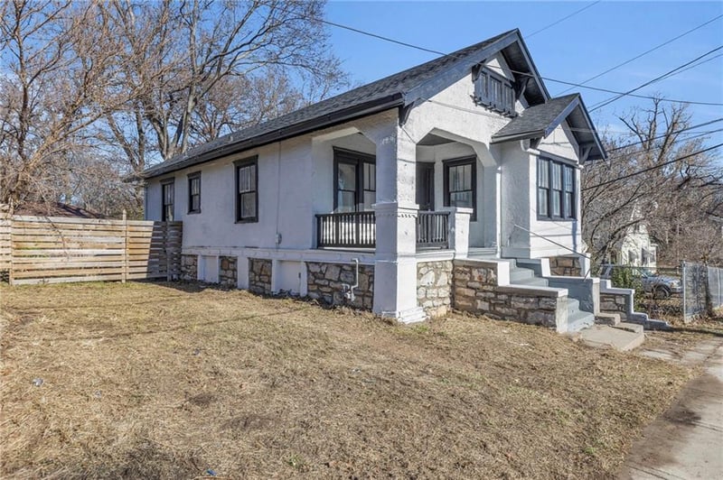 1406 E 45th St, Kansas City, MO 64110