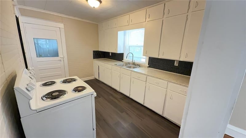 4034 Agnes Ave, Kansas City, MO 64130