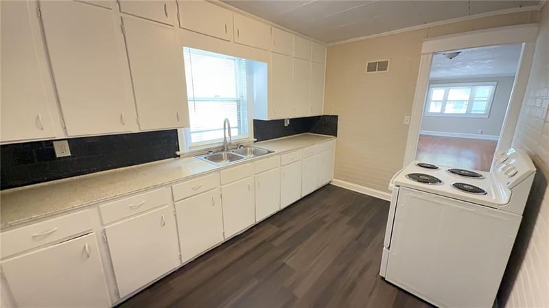 4034 Agnes Ave, Kansas City, MO 64130