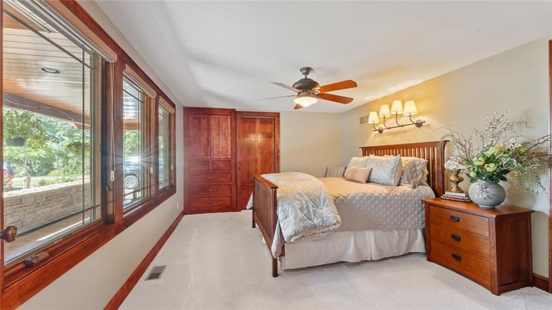 146 Country Club Dr, Nevada, MO 64772