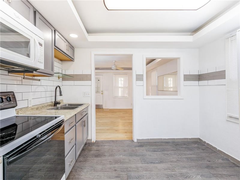 2457 Poplar Ave, Kansas City, MO 64127