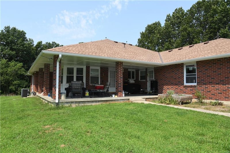 11503 State Route 2 Hw, Freeman, MO 64746