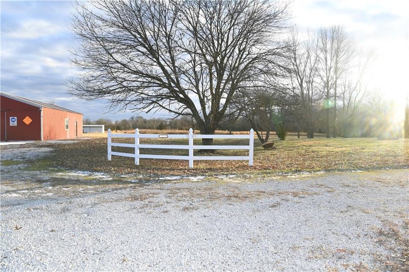 11503 State Route 2 Hw, Freeman, MO 64746