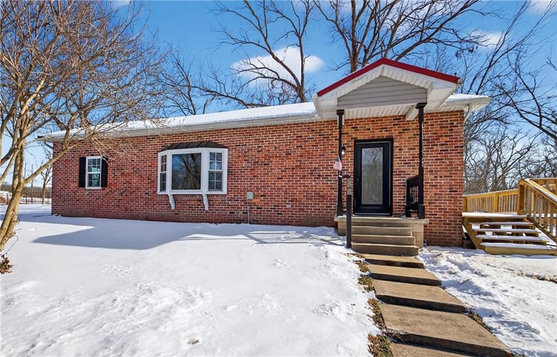 13038 E Minnie Ball Rd, Nevada, MO 64772