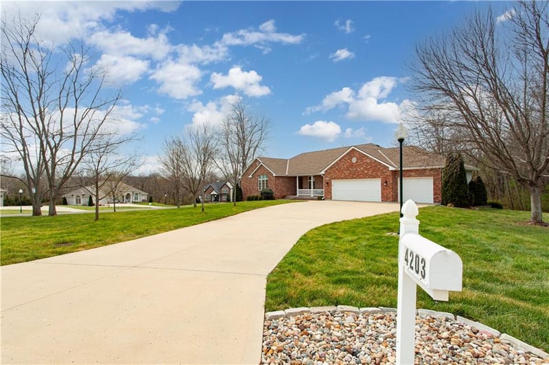 4203 Willow Ridge Ct, Blue Springs, MO 64014