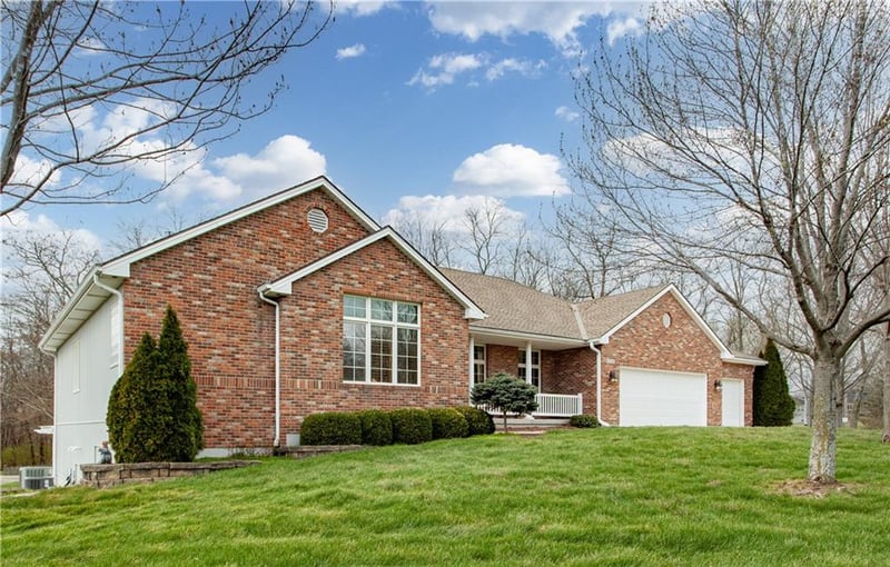 4203 Willow Ridge Ct, Blue Springs, MO 64014