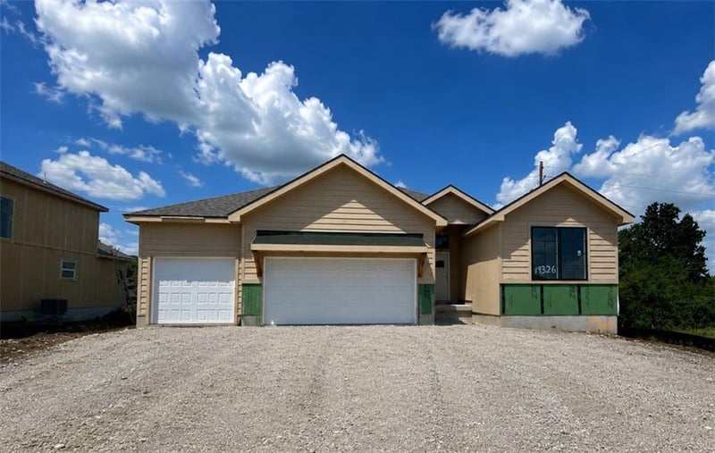 19326 Skyview Ln, Spring Hill, KS 66083