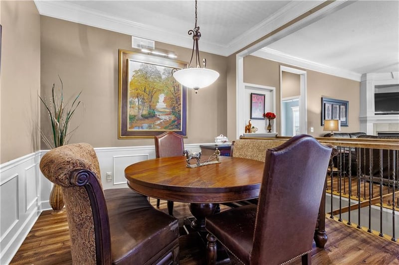 4304 Park Springs Dr, Lee's Summit, MO 64064