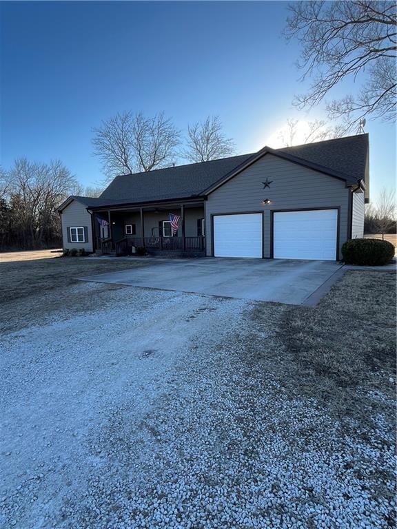 1276 2200 St, Iola, KS 66749