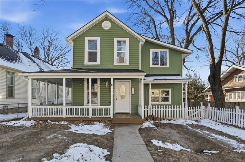 930 7th St, Leavenworth, KS 66048
