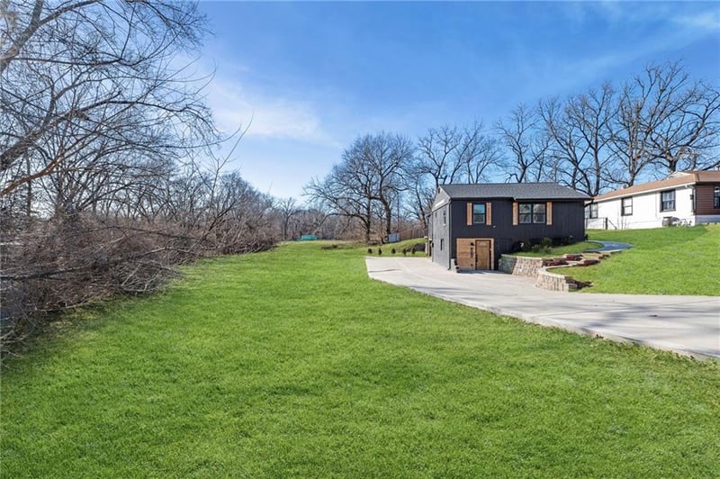 4016 N Jackson Ave, Kansas City, MO 64117