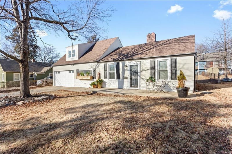 828 82nd St, Kansas City, MO 64131