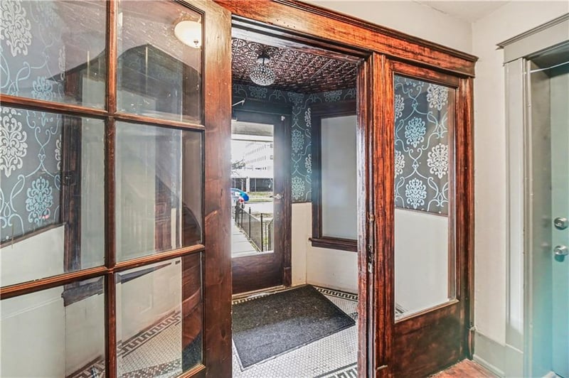 3227 Central St, Kansas City, MO 64111