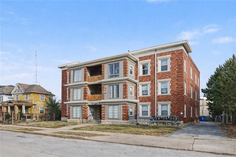 3227 Central St, Kansas City, MO 64111