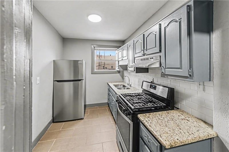 3227 Central St, Kansas City, MO 64111