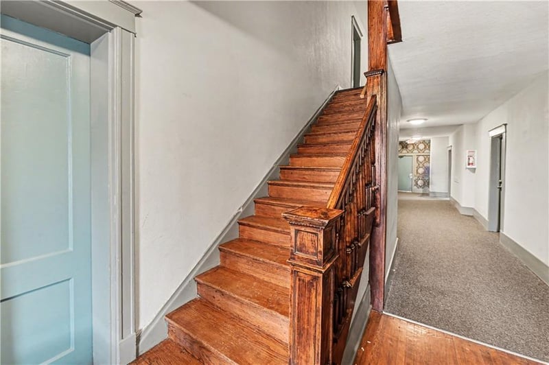 3227 Central St, Kansas City, MO 64111