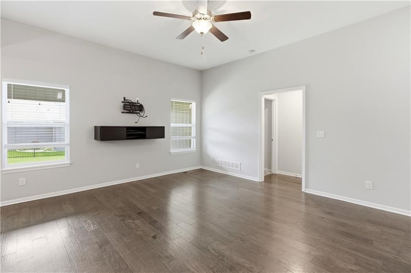 14223 Amanda Ln, Basehor, KS 66007
