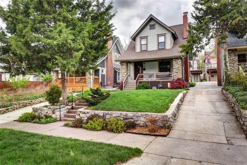 4111 Holmes St, Kansas City, MO 64110
