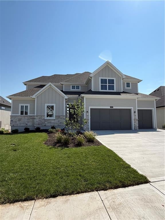 18501 Pawnee Ln, Overland Park, KS 66085
