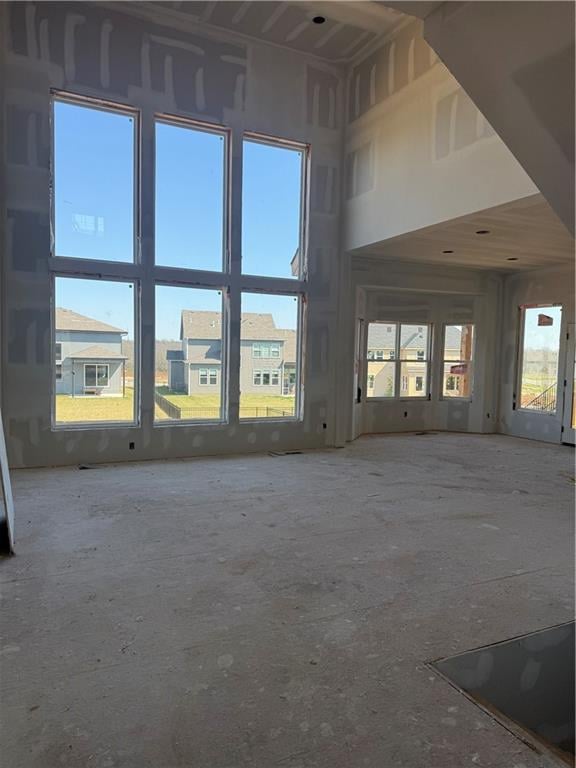 18501 Pawnee Ln, Overland Park, KS 66085