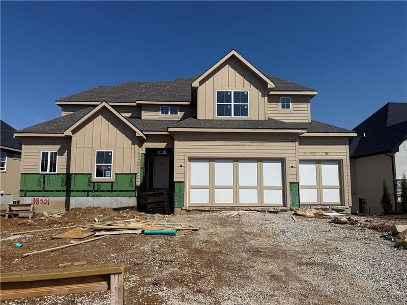 18501 Pawnee Ln, Overland Park, KS 66085