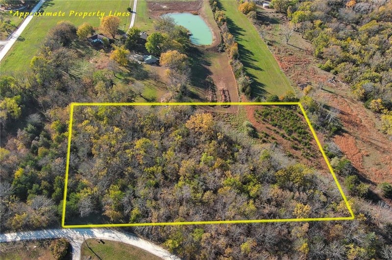 2.96 acres Morning Deer Dr, Paola, KS 66071