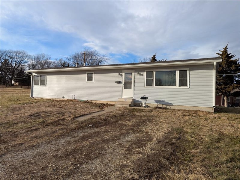 322 15th St, Horton, KS 66439