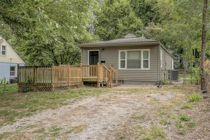 1315 N Mccoy St, Independence, MO 64050