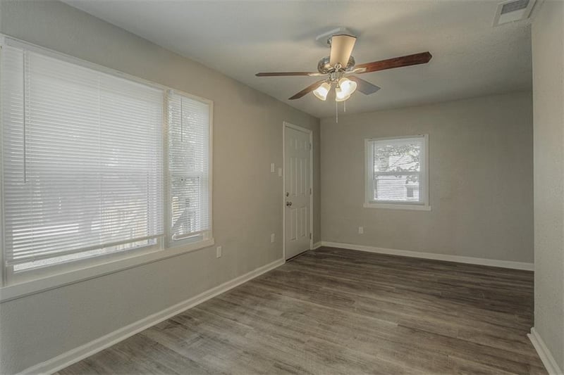 1315 N Mccoy St, Independence, MO 64050
