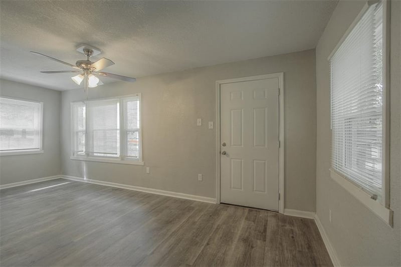 1315 N Mccoy St, Independence, MO 64050