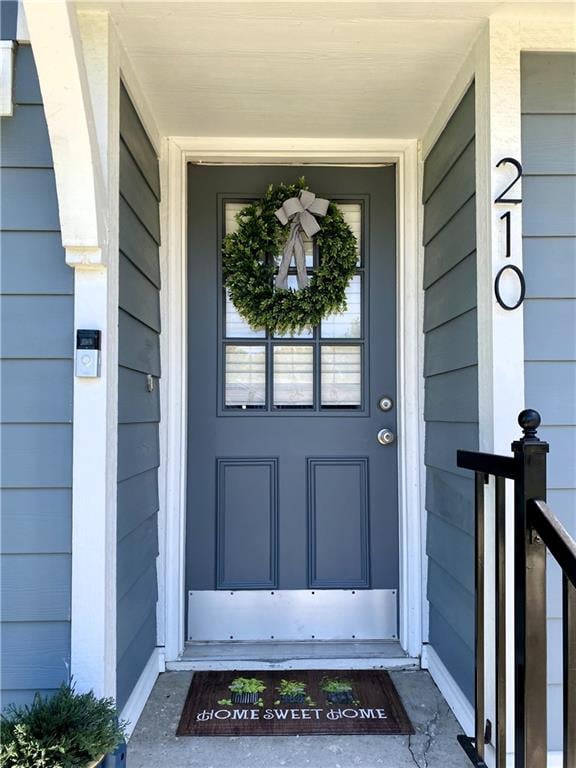 210 Bayview Dr, Lee's Summit, MO 64064