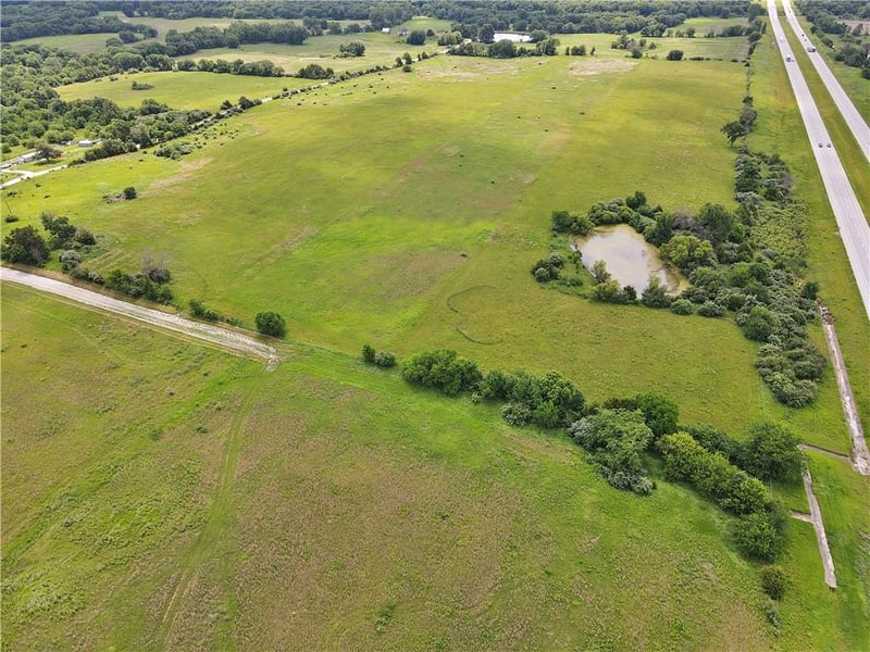 East 220th Ln, Bethany, MO 64424