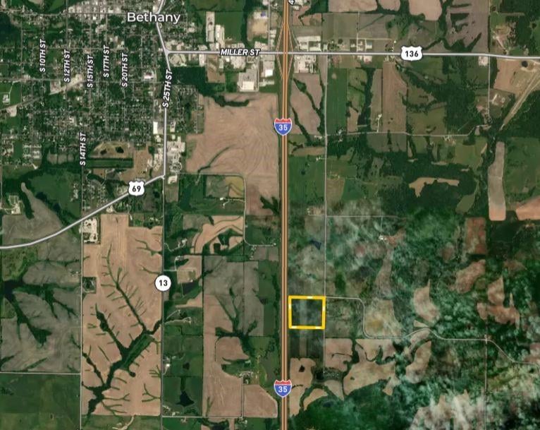 East 220th Ln, Bethany, MO 64424