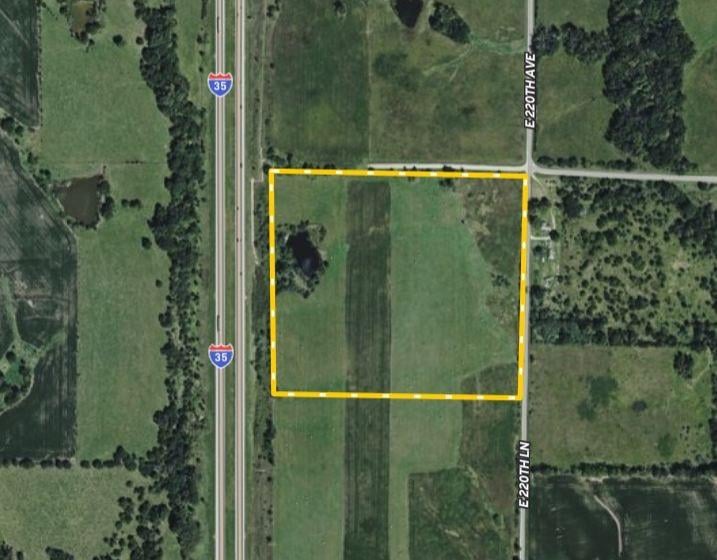 East 220th Ln, Bethany, MO 64424