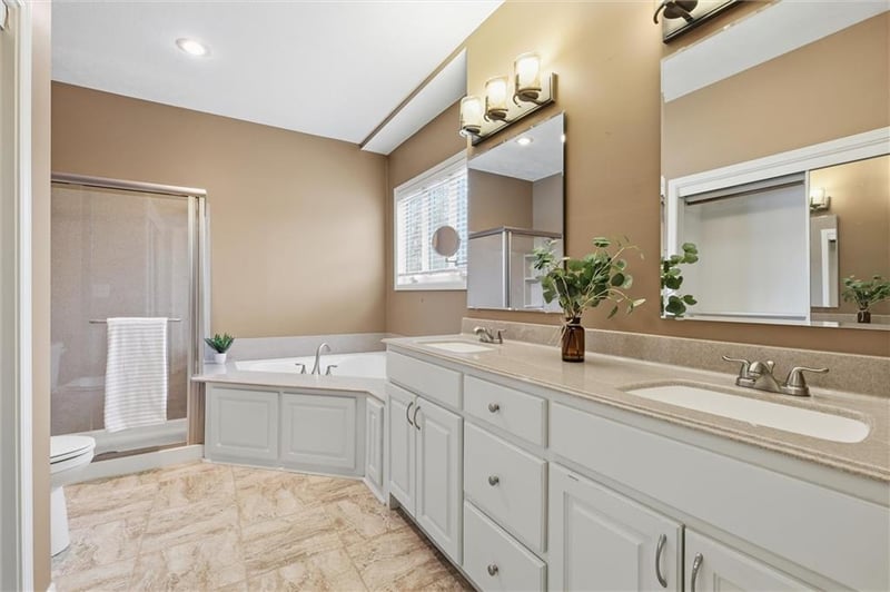 10301 Garnett St, Overland Park, KS 66214
