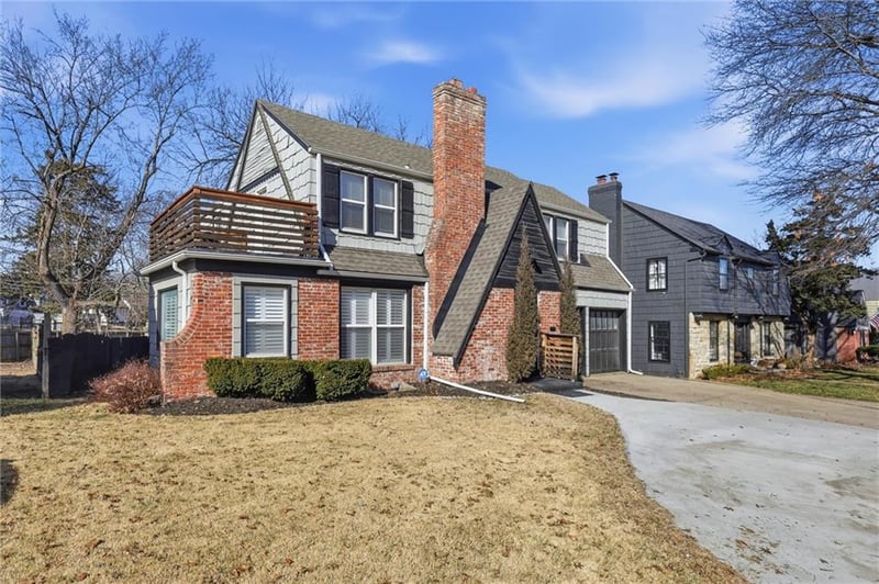 6928 Wornall Rd, Kansas City, MO 64113