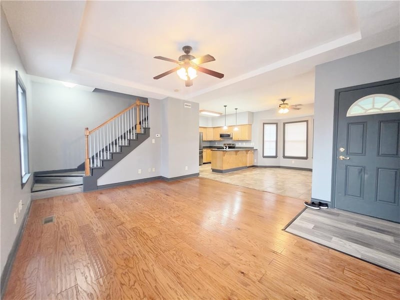 422 22nd St, St Joseph, MO 64501