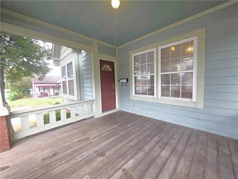 422 22nd St, St Joseph, MO 64501