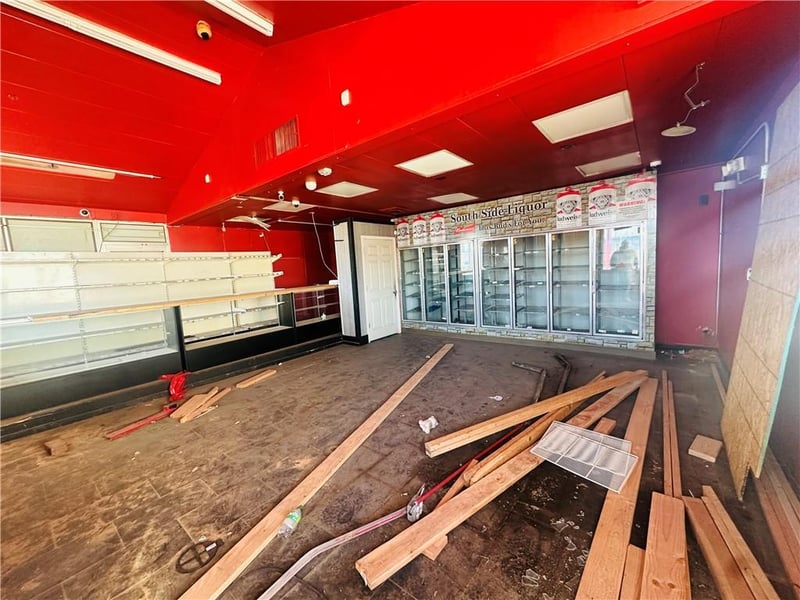 11810 Blue Ridge Blvd, Kansas City, MO 64134