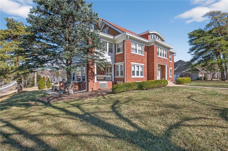 234 W 53rd Ter, Kansas City, MO 64112