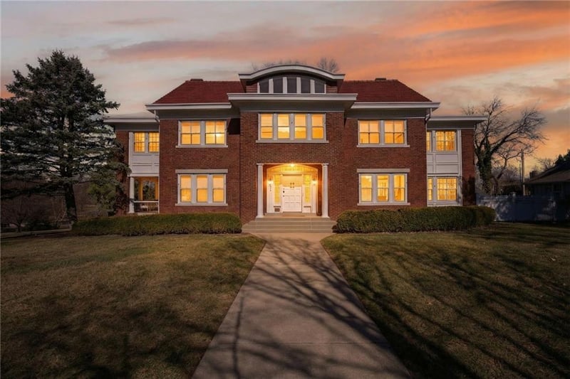 234 W 53rd Ter, Kansas City, MO 64112