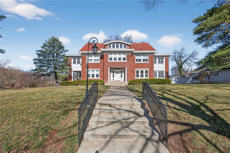 234 W 53rd Ter, Kansas City, MO 64112