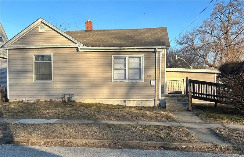 841 20th St, St Joseph, MO 64507