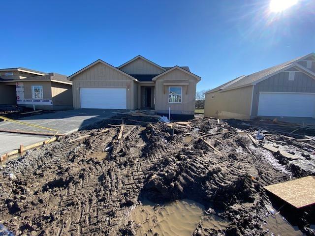 20665 Skyview Ln, Spring Hill, KS 66083