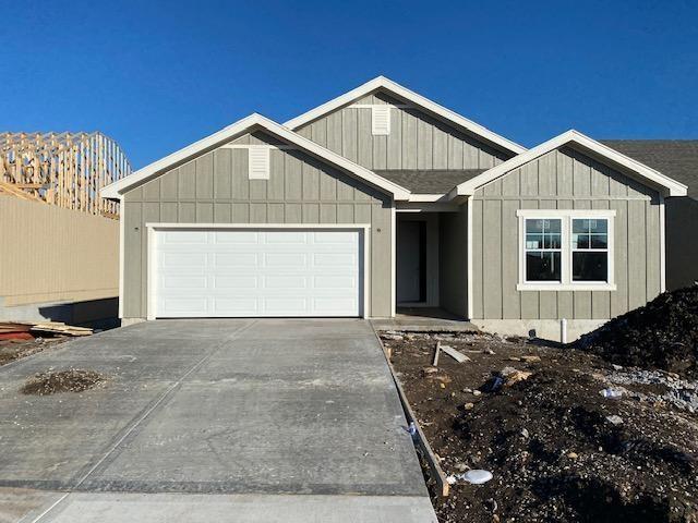 20671 Skyview Ln, Spring Hill, KS 66083