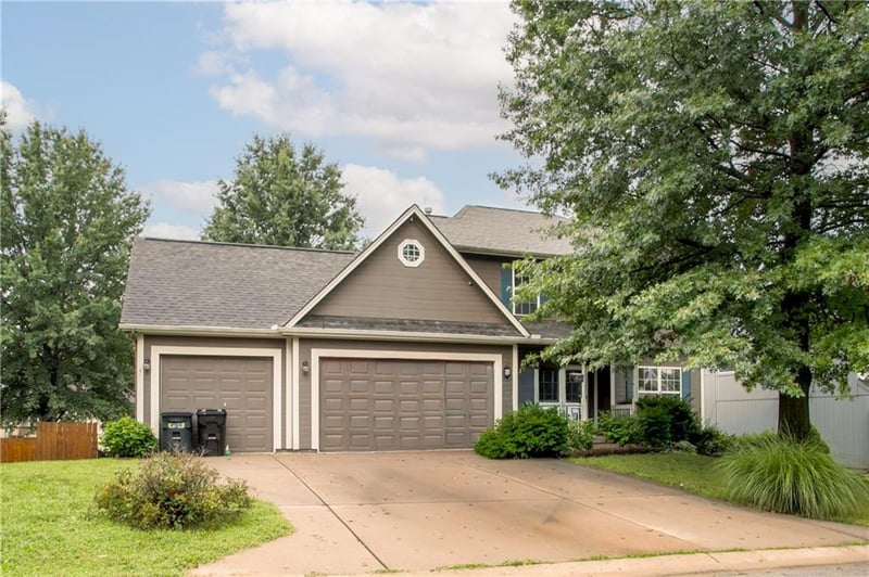 728 S Kisner Dr, Independence, MO 64056
