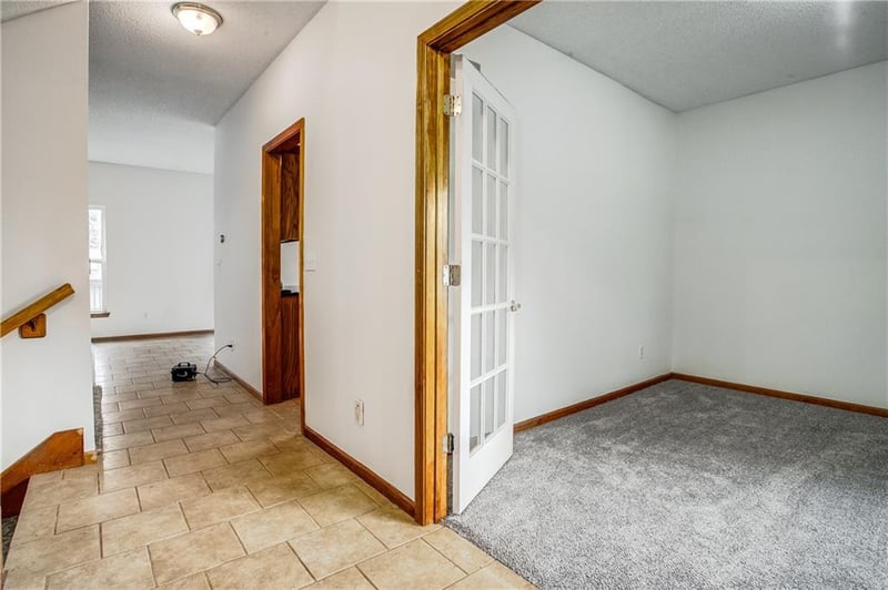 728 S Kisner Dr, Independence, MO 64056