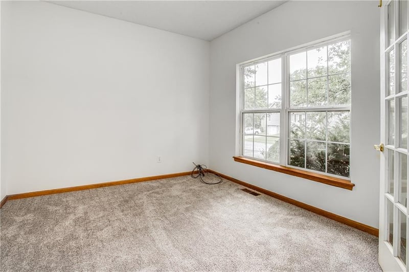 728 S Kisner Dr, Independence, MO 64056