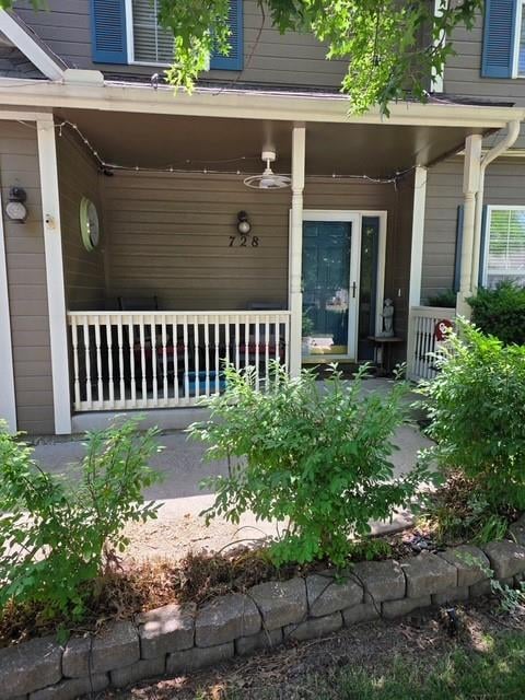 728 S Kisner Dr, Independence, MO 64056