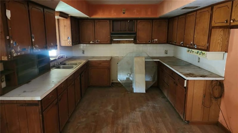 405 24th St, Pittsburg, KS 66762